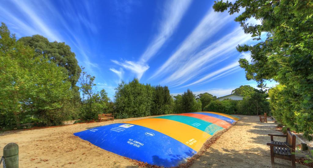 Toora Tourist Park Hotel Buitenkant foto