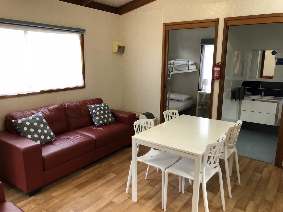 Toora Tourist Park Hotel Kamer foto