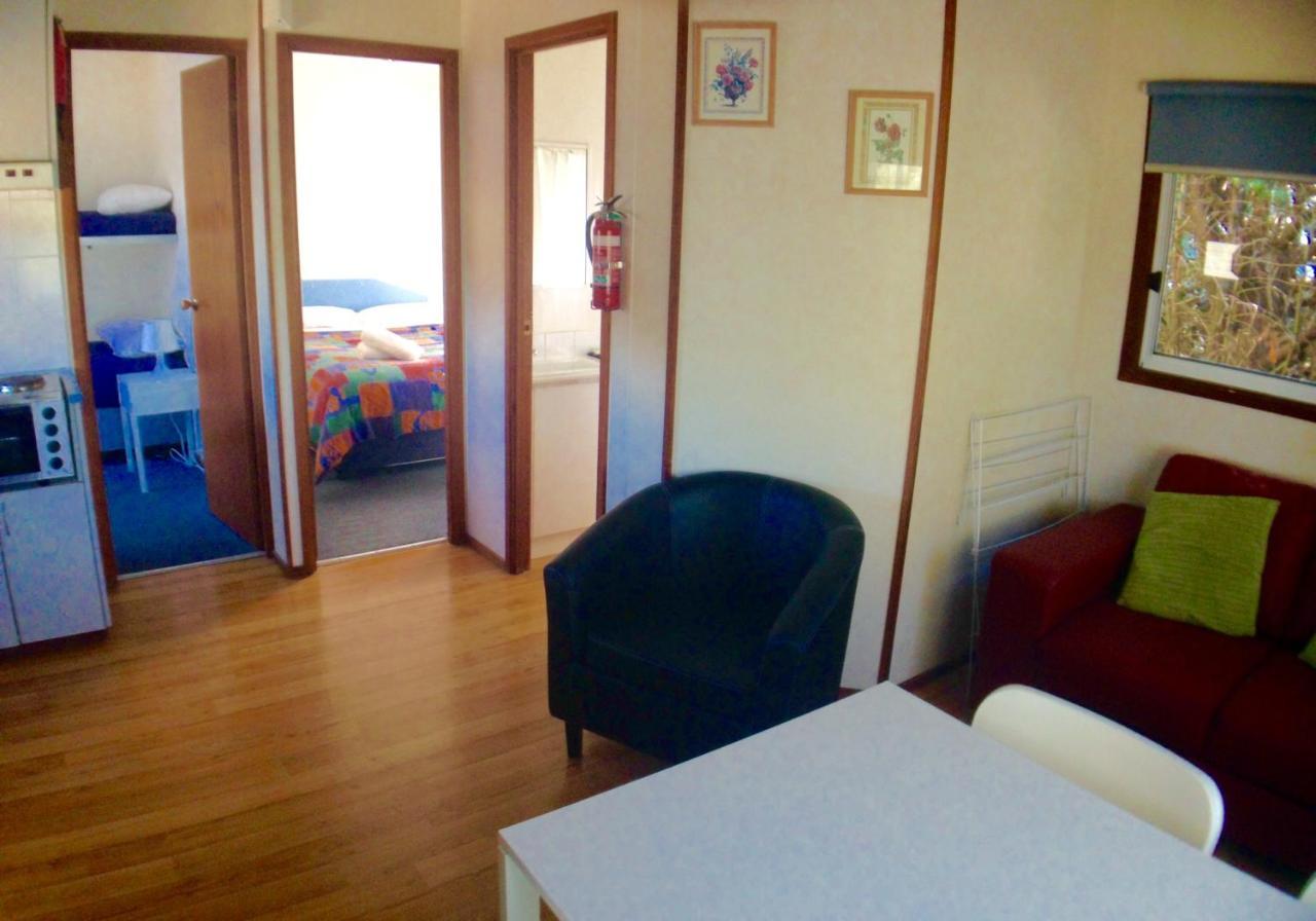 Toora Tourist Park Hotel Buitenkant foto